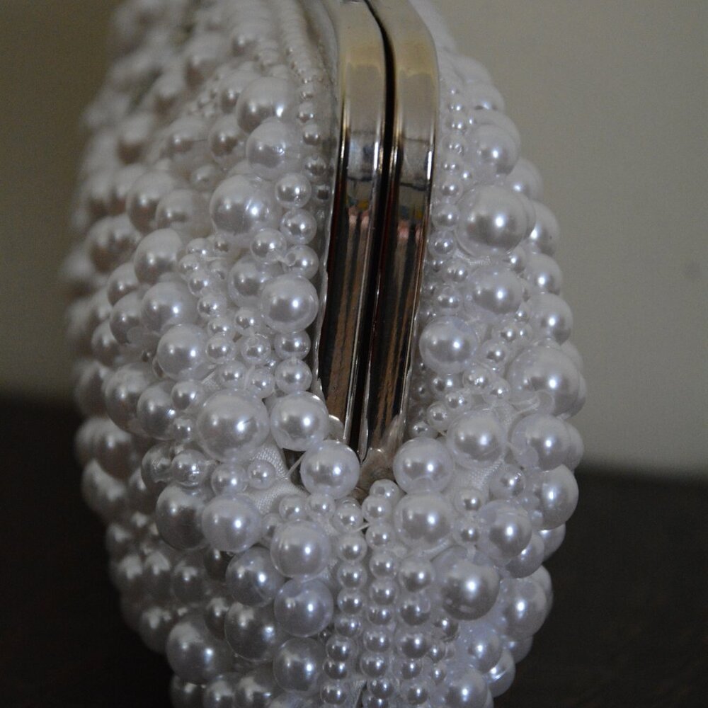 Elegant White Pearl Clutch - Picture 11 of 14